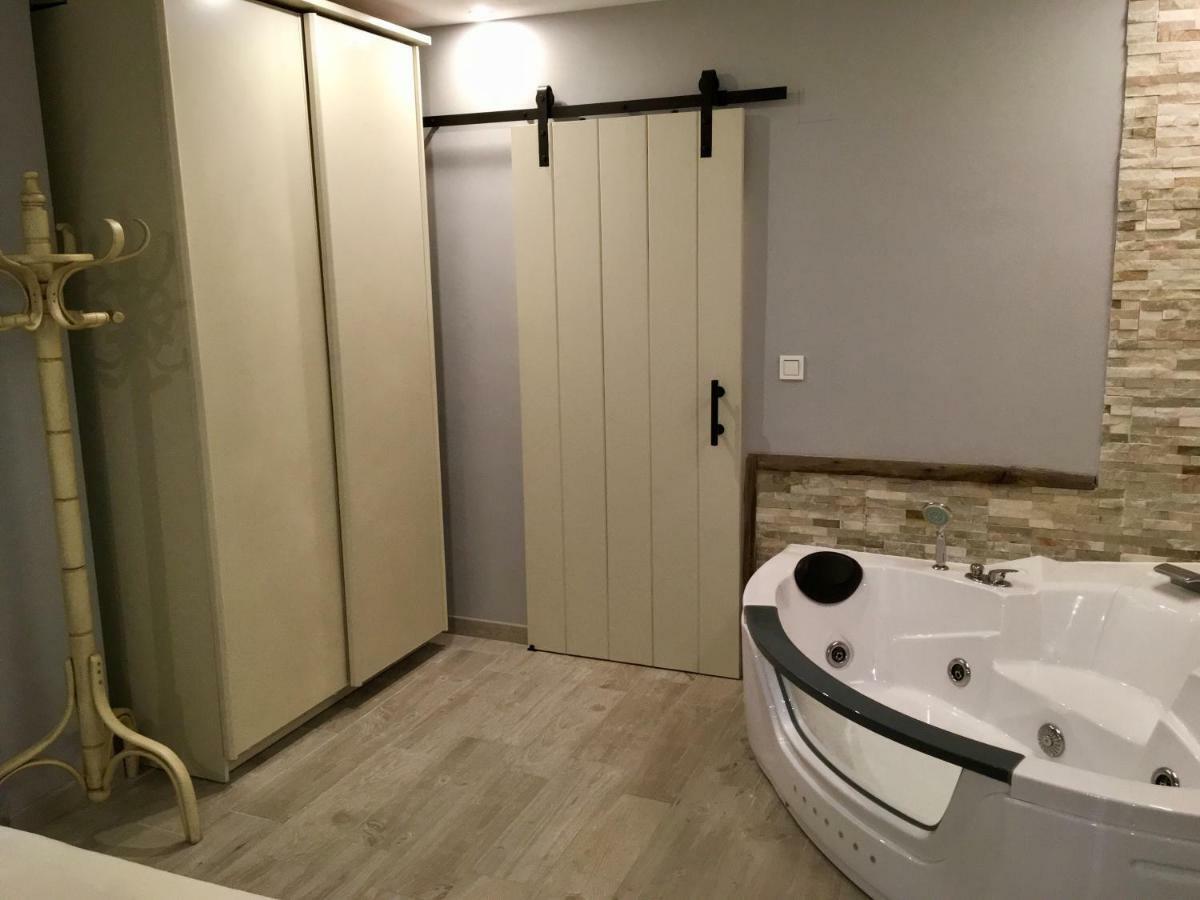 Apartamento Usuaia Con Jacuzzi Lesaka Eksteriør bilde